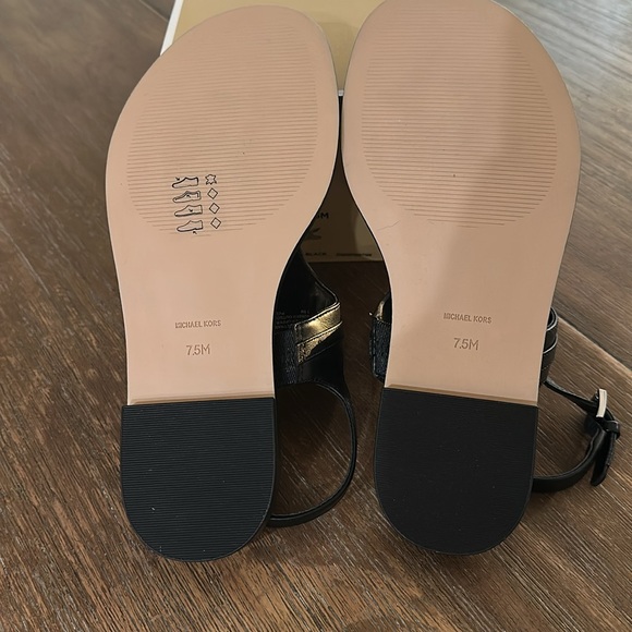 Michael Kors Black Leather Sandals with Silver Detail. NWT in original box. 7.5 - Picture 5 of 5